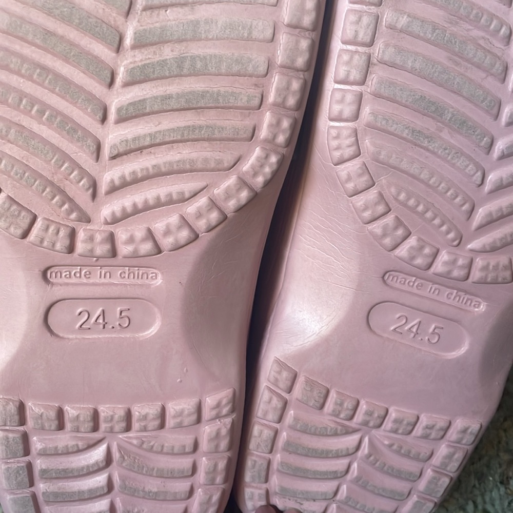 Pink clogs - Picture 4 of 12